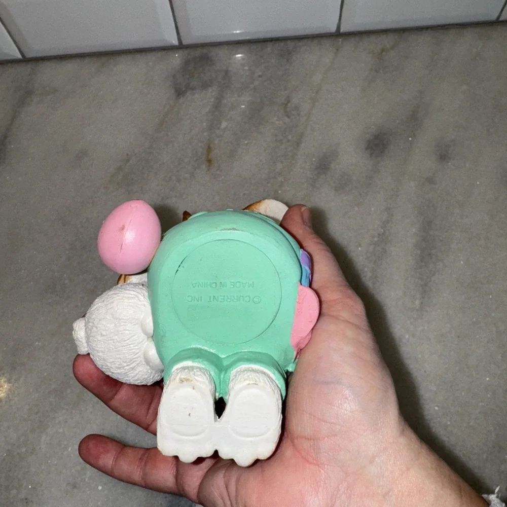 Vintage Current Inc. Easter Bunny With Baby Bunny Shelf Sitter OLA56‎